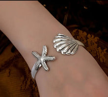 Load image into Gallery viewer, Shell Silver bracelet
