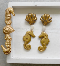 Load image into Gallery viewer, Seahorse Earrings
