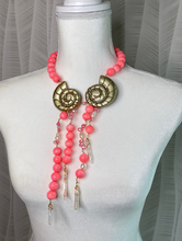 Load image into Gallery viewer, Seashell Pink Necklace
