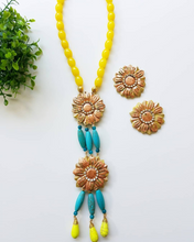 Load image into Gallery viewer, Sunflower Statement Necklace
